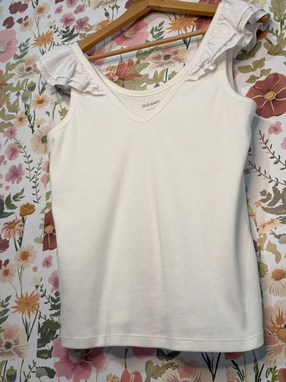 Old Navy White Ruffle-Shoulder Tank Top - Picture 5 of 15